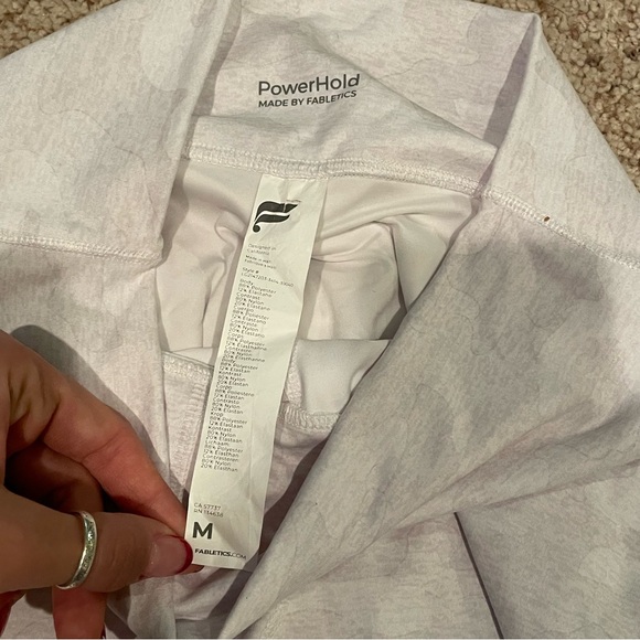 Fabletics - Powerhold white camo leggings M - Picture 2 of 4